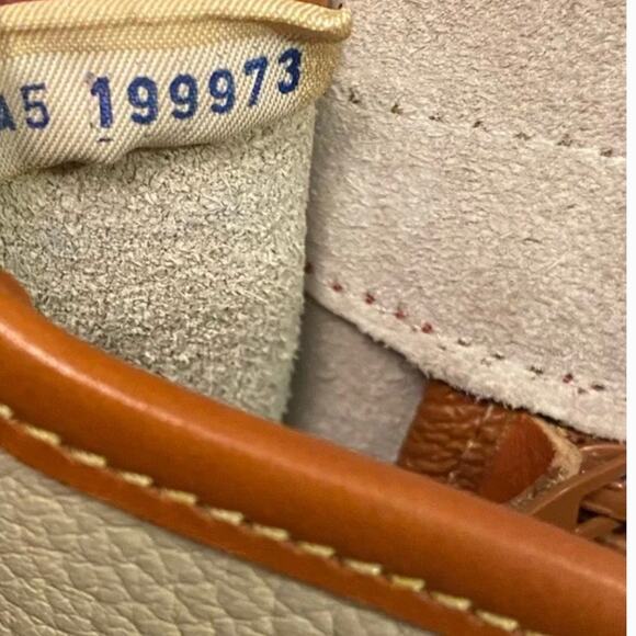 Vintage Dooney and Bourke All-Weather Leather Crossbody Bag - Picture 15 of 15